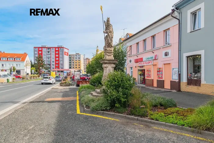 Pronájem obchodního prostoru, Přeštice, Masarykovo nám., 171 m2