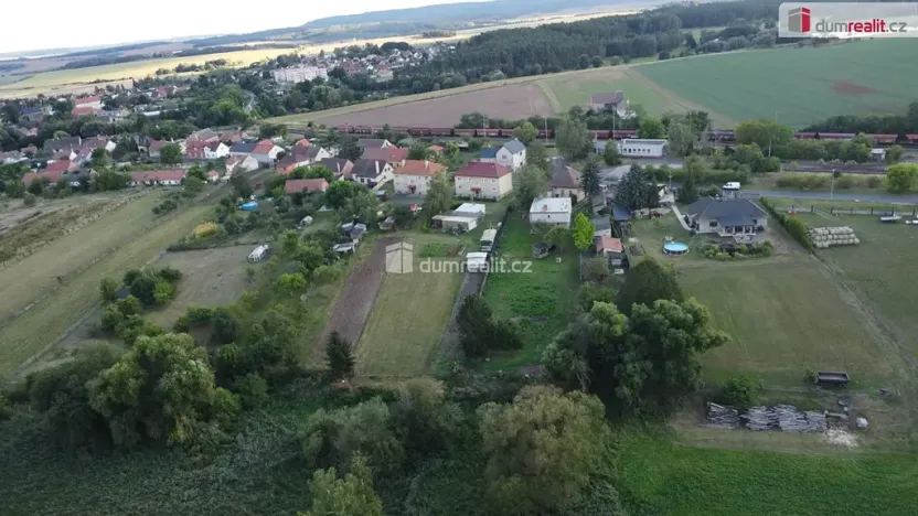 Prodej pozemku pro bydlení, Vroutek, Nádražní, 810 m2