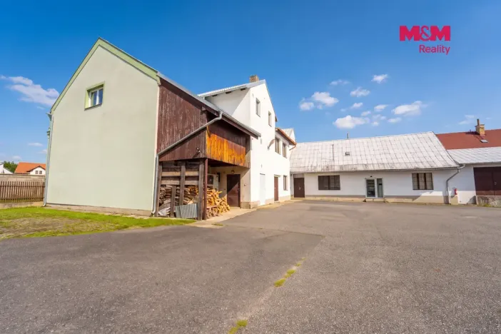 Pronájem obchodního prostoru, Křinec, Náměstí, 439 m2