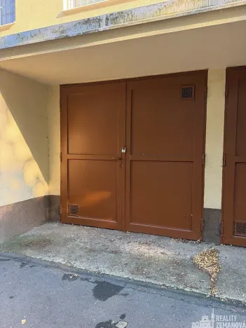 Pronájem garáže, Praha - Strašnice, Pod strání, 18 m2