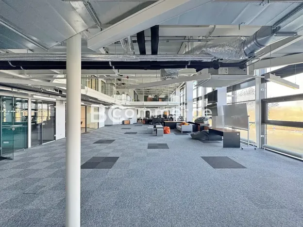 Pronájem kanceláře, Brno, Lazaretní, 380 m2