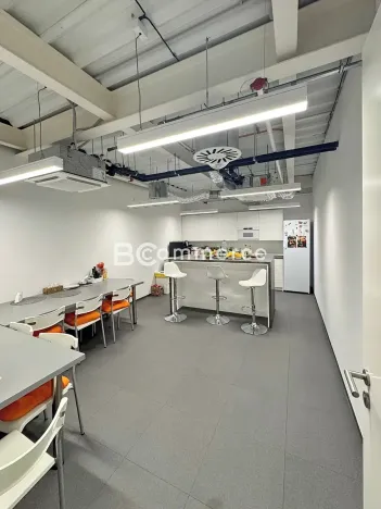 Pronájem kanceláře, Brno, Lazaretní, 380 m2