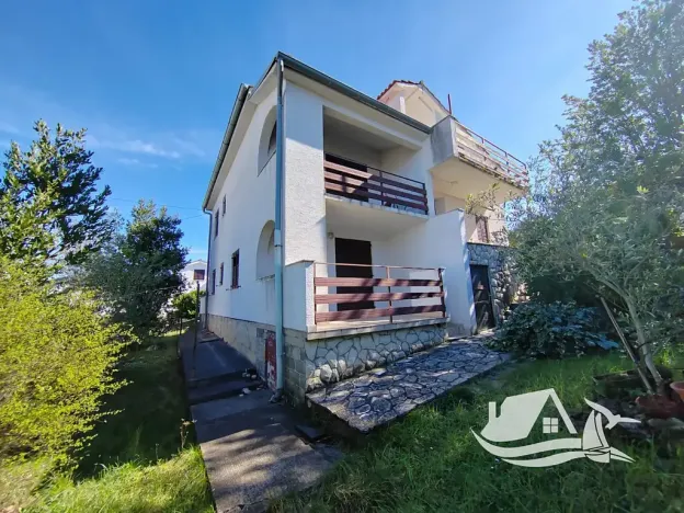 Prodej vícegeneračního domu, Njivice, Chorvatsko, 130 m2