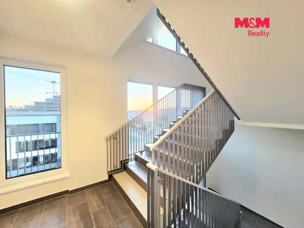 Pronájem bytu 2+kk, Praha, Poděbradská, 67 m2