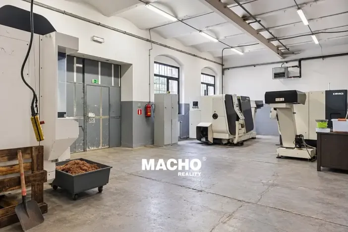 Pronájem výrobních prostor, Králův Dvůr, Tovární, 400 m2