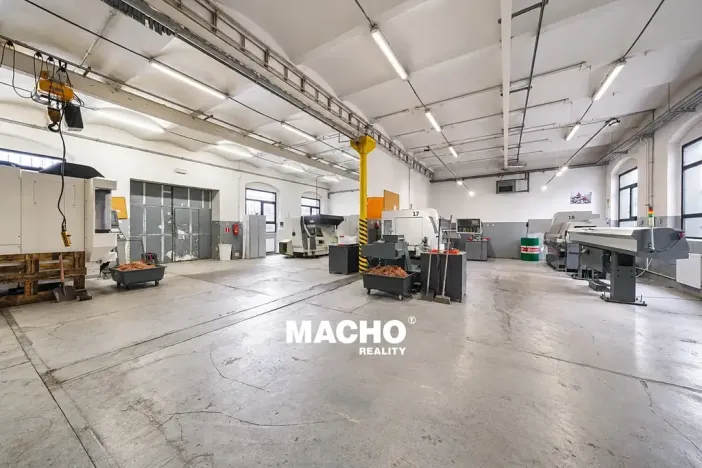 Pronájem výrobních prostor, Králův Dvůr, Tovární, 400 m2
