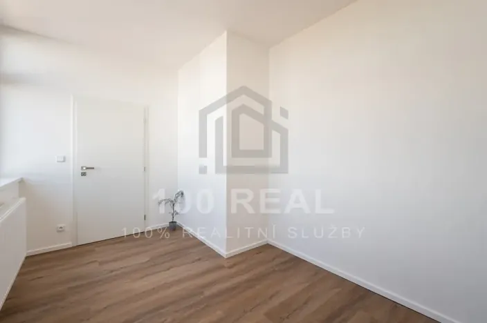 Pronájem bytu 2+kk, Pardubice, třída Míru, 44 m2