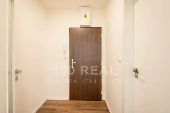Pronájem bytu 2+kk, Pardubice, třída Míru, 44 m2