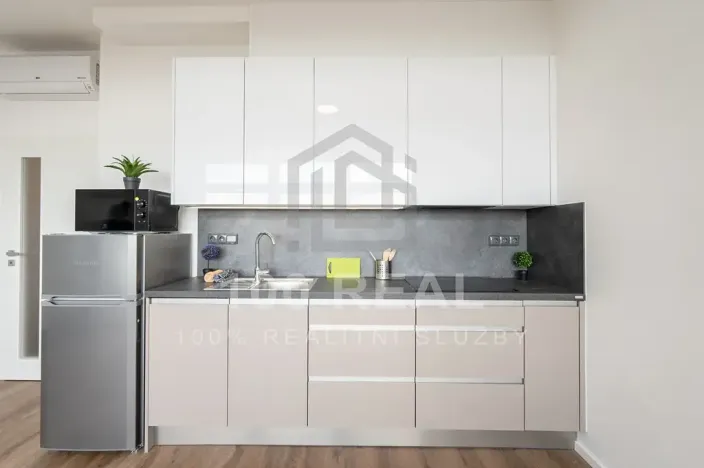 Pronájem bytu 1+kk, Pardubice, třída Míru, 37 m2