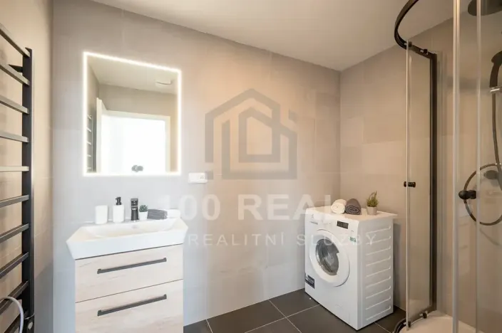 Pronájem bytu 2+kk, Pardubice, třída Míru, 52 m2