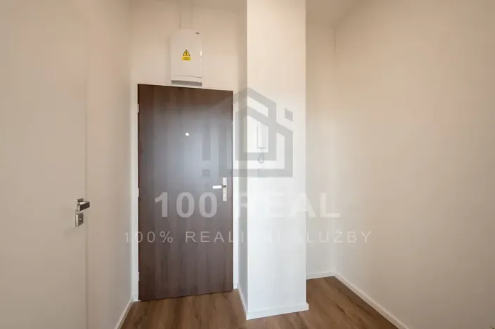Pronájem bytu 1+kk, Pardubice, třída Míru, 37 m2