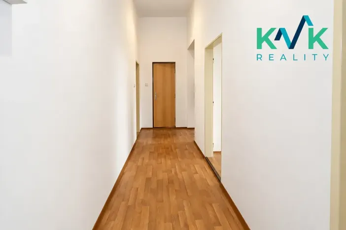 Prodej bytu 2+1, Karlovy Vary, Zámecký vrch, 72 m2