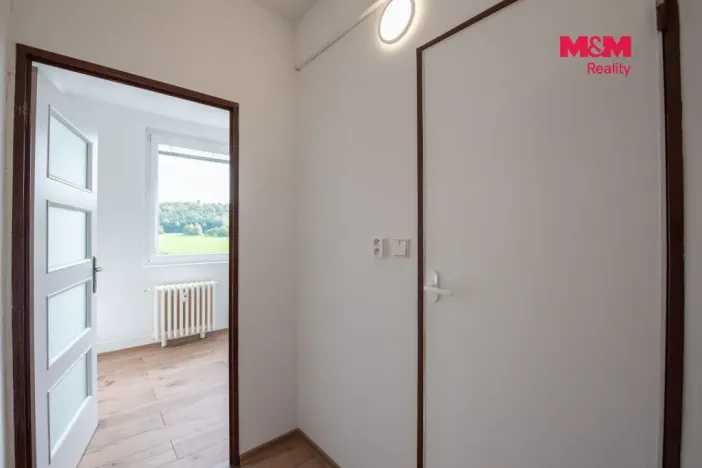 Pronájem bytu 1+1, Hradec Králové - Moravské Předměstí, Sezemická, 33 m2