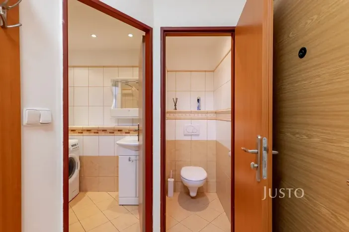 Pronájem bytu 3+kk, Praha - Petrovice, Rezlerova, 63 m2