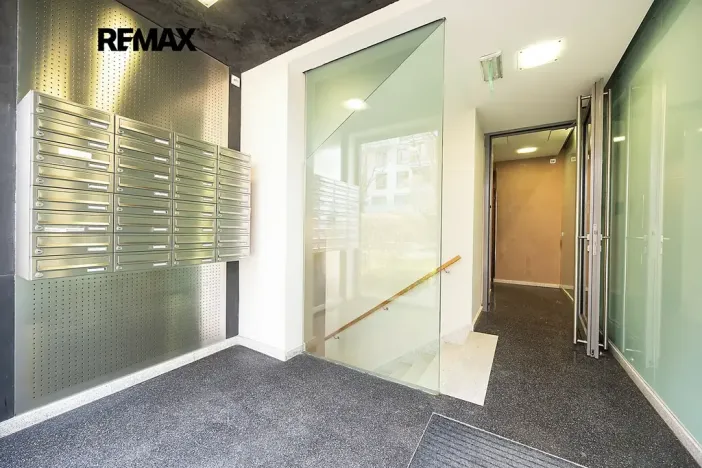Pronájem bytu 2+kk, Praha - Karlín, Rohanské nábřeží, 73 m2