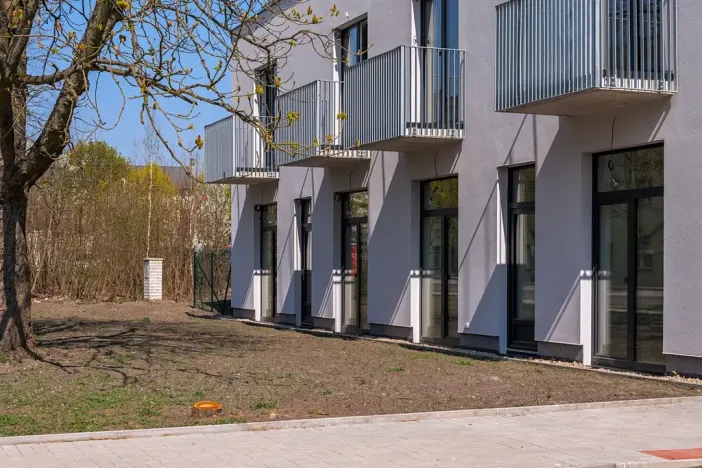 Prodej bytu 1+kk, Milovice, Topolová, 25 m2