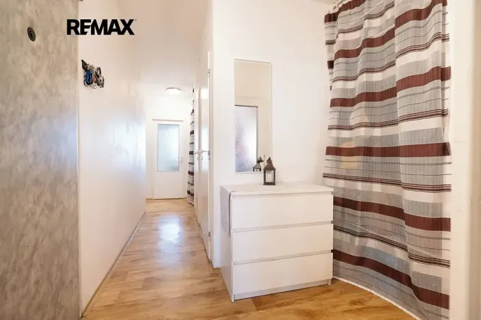 Prodej bytu 3+1, Praha - Řepy, Laudova, 74 m2