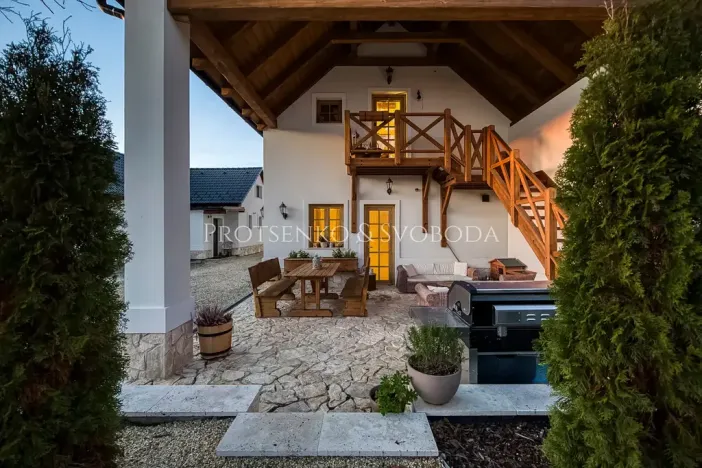 Prodej vícegeneračního domu, Lipí, 223 m2