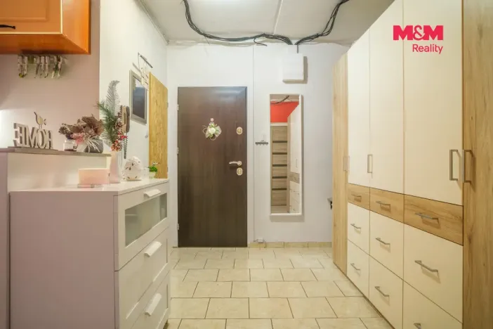 Pronájem bytu 2+1, Klášterec nad Ohří - Miřetice u Klášterce nad Ohří, 17. listopadu, 60 m2