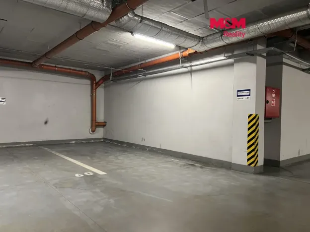 Pronájem garážového stání, Mladá Boleslav - Mladá Boleslav III, U Kasáren, 18 m2