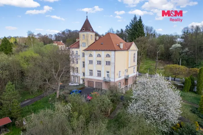 Prodej atypického bytu, Orlová - Město, Fr. Palackého, 140 m2