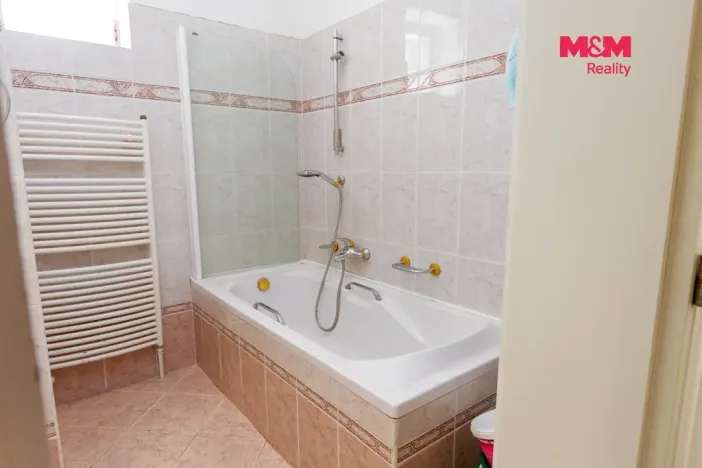 Prodej atypického bytu, Orlová - Město, Fr. Palackého, 140 m2