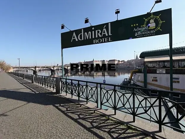 Pronájem bytu 3+1, Praha - Smíchov, Hořejší nábřeží, 134 m2