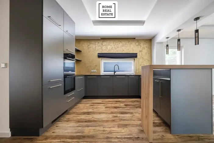 Prodej bytu 3+kk, Karlovy Vary, Šumavská, 171 m2