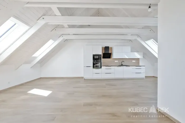 Prodej bytu 2+kk, Veselí nad Lužnicí, Budějovická, 78 m2
