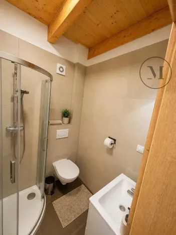 Pronájem chaty, Horní Planá, Náměstí, 94 m2