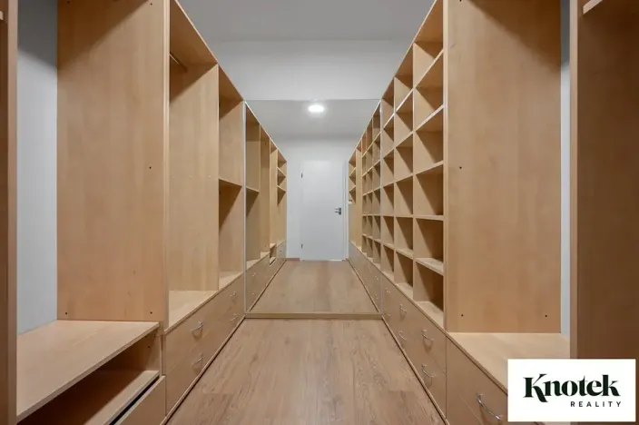 Pronájem kanceláře, Brno, Štefánikova, 400 m2