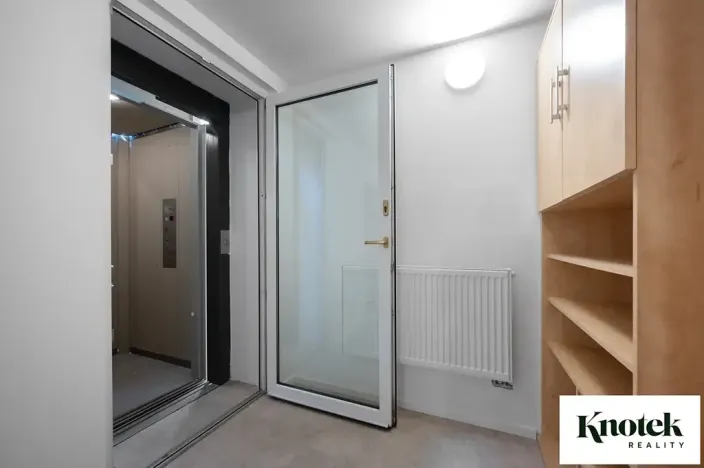 Pronájem kanceláře, Brno, Štefánikova, 400 m2
