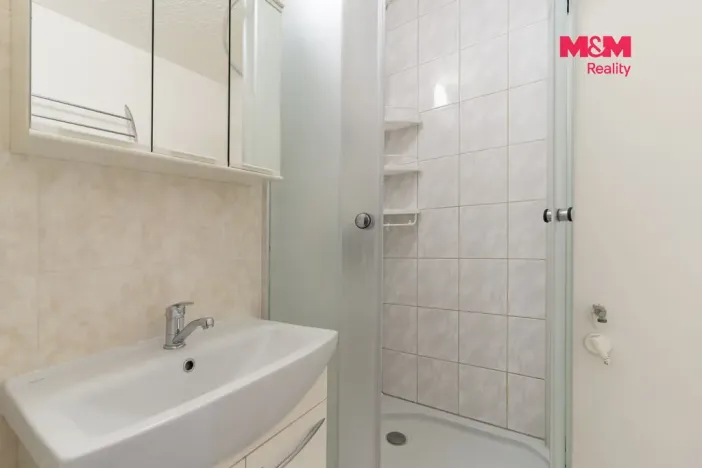 Prodej bytu 2+1, Karlovy Vary, Úvalská, 63 m2