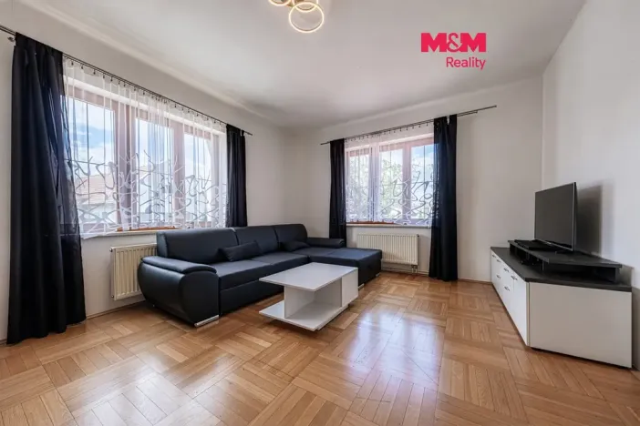 Prodej bytu 2+1, Rožďalovice, Náměstí, 61 m2