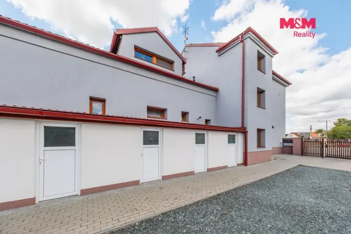 Prodej bytu 2+1, Rožďalovice, Náměstí, 61 m2
