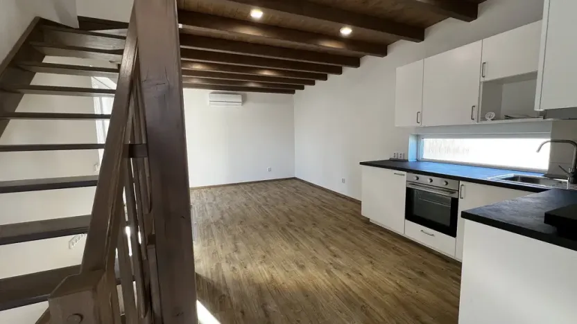 Pronájem rodinného domu, Nová Ves nad Popelkou, 78 m2