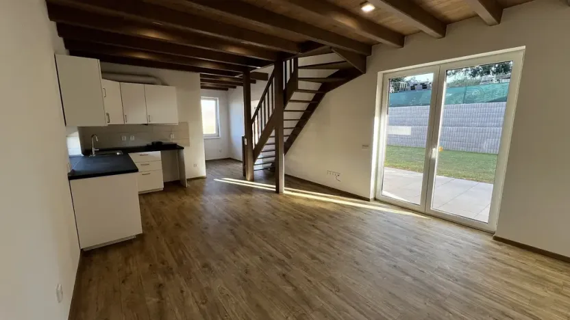 Pronájem rodinného domu, Nová Ves nad Popelkou, 78 m2