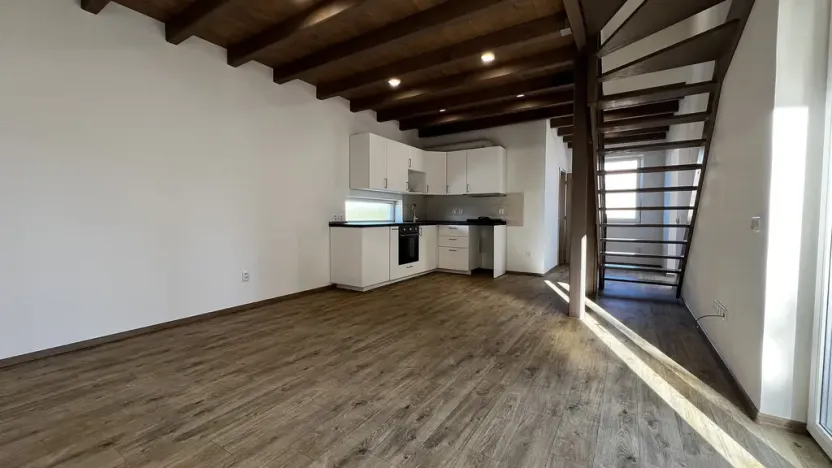 Pronájem rodinného domu, Nová Ves nad Popelkou, 78 m2
