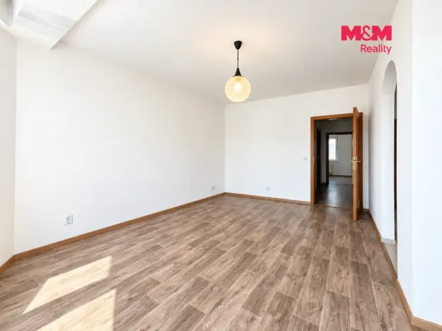 Pronájem bytu 2+1, Praha, U štěpu, 54 m2