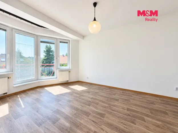 Pronájem bytu 2+1, Praha, U štěpu, 54 m2