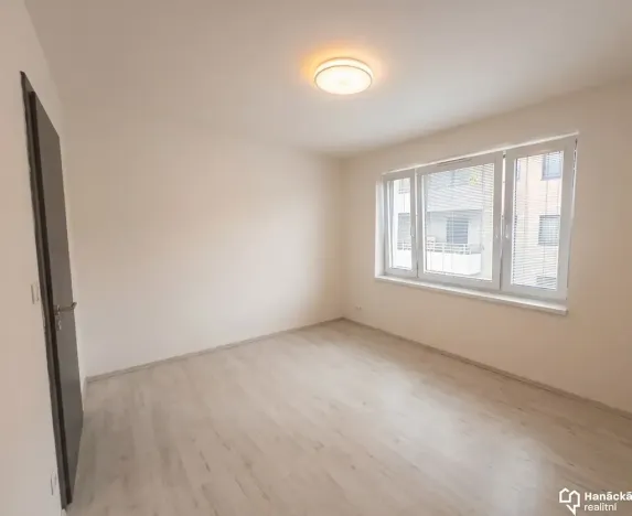 Pronájem bytu 2+kk, Olomouc, Slavonínská, 59 m2