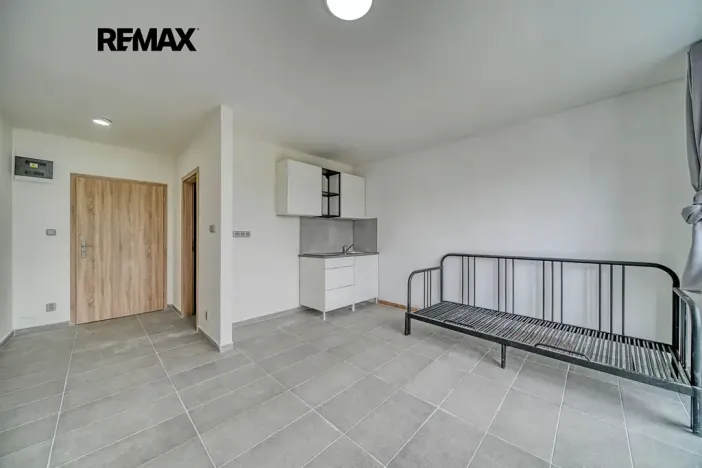 Pronájem bytu 1+kk, Velký Osek, Revoluční, 24 m2