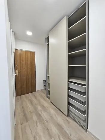 Pronájem bytu 2+kk, Praha - Hostivař, Sáňkařská, 40 m2