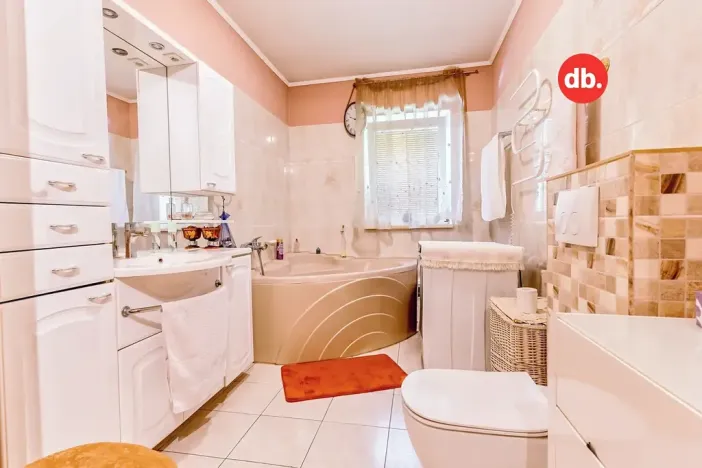 Prodej rodinného domu, Stružná, 240 m2