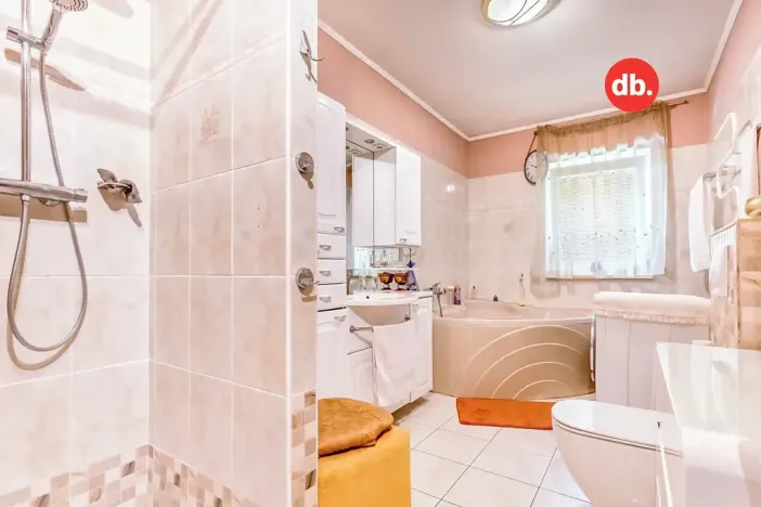 Prodej rodinného domu, Stružná, 240 m2