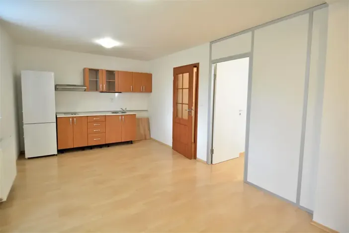 Pronájem bytu 2+kk, Praha - Břevnov, Za Strahovem, 37 m2
