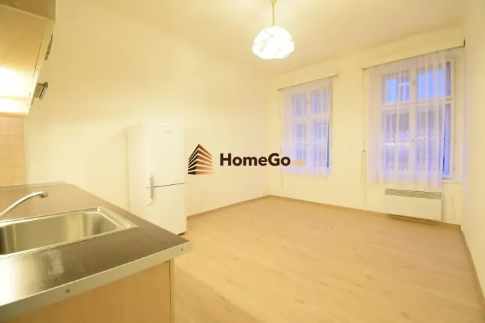 Pronájem bytu 2+kk, Praha - Vršovice, Sevastopolská, 40 m2
