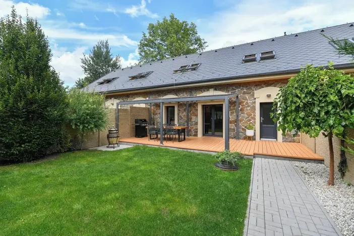 Prodej rodinného domu, Praha - Benice, Na koupaliště, 144 m2