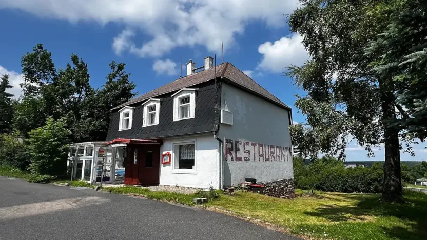 Prodej rodinného domu, Dubí, 302 m2