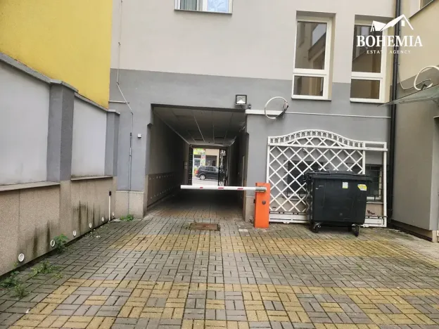 Pronájem obchodního prostoru, Teplice, 28. října, 80 m2